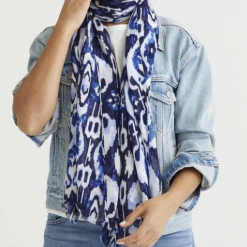Vera Bradley Blue Ikat Island Patterned Scarf Soft‎ Rayon Long New